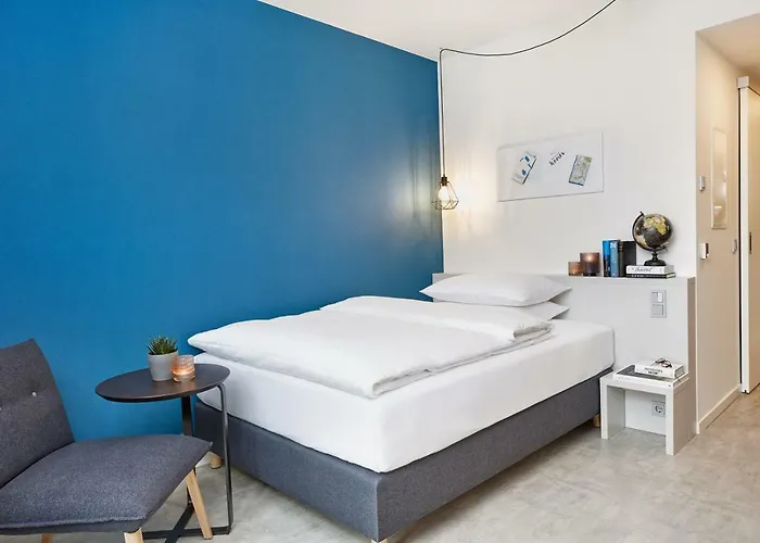 מלון דירות H.ome Serviced 4*