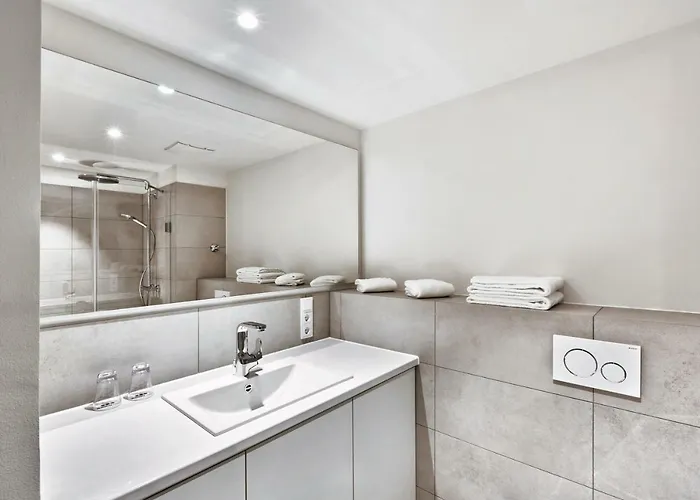 H.ome Serviced 4*